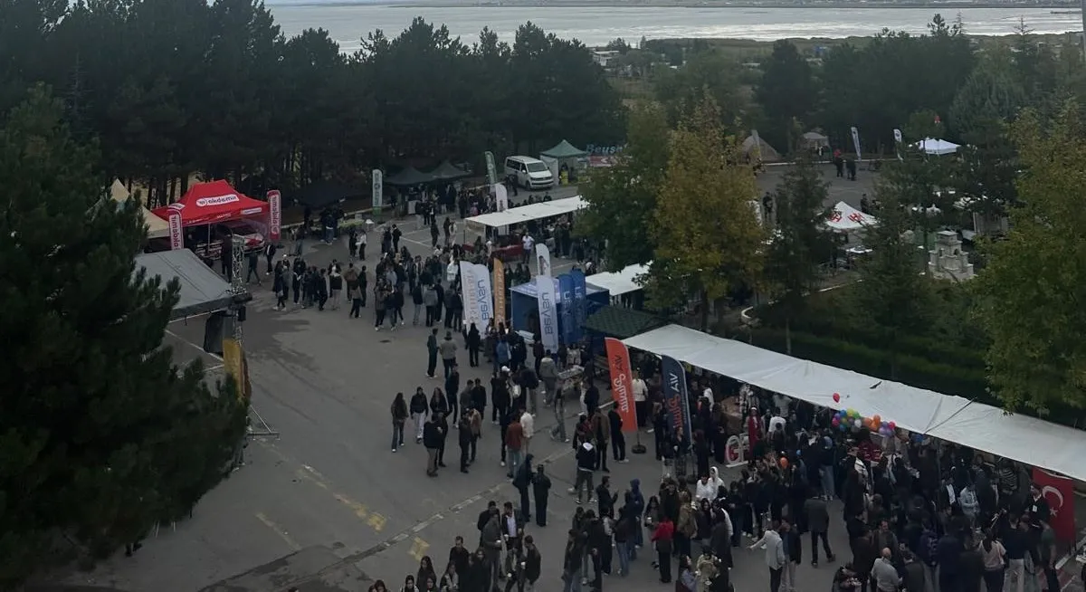 Beyşehir’de kampüste festival coşkusu Beyşehir’de kampüste festival coşkusu