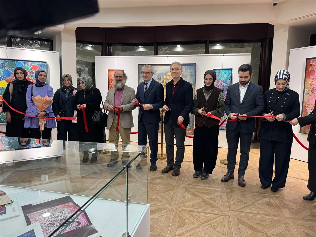 "Birlikte Yükselen Cumhuriyet" resim sergisi Esenyurt Sanat Merkezi’nde açıldı 4. kare