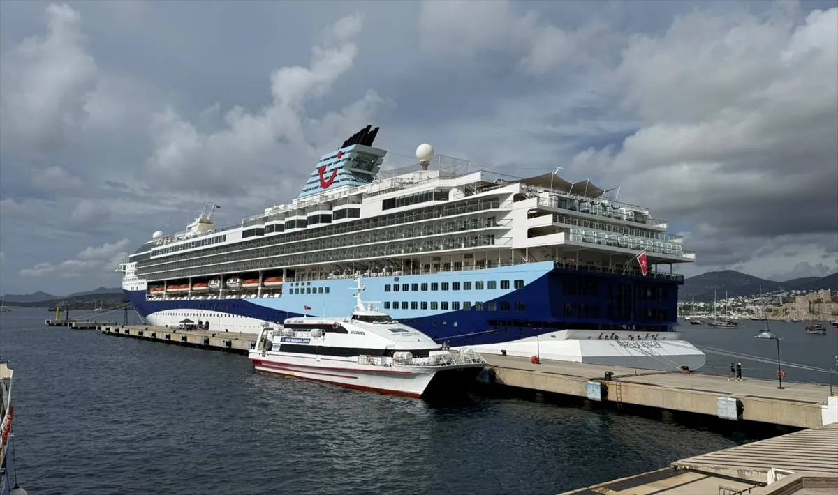 Bodrum’a Marella Voyager kruvaziyeri 1850 turist getirdi