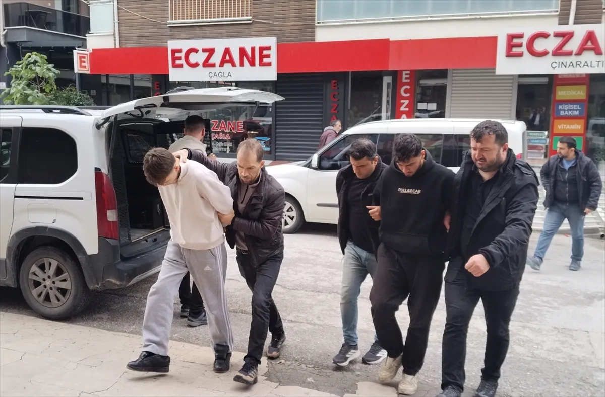 Bursa’da 1 kişinin öldüğü bıçaklı kavgaya ilişkin 1 zanlı tutuklandı (GÜNCELLEME) Bursa’da 1 kişinin öldüğü bıçaklı kavgaya ilişkin 1 zanlı tutuklandı (GÜNCELLEME)
