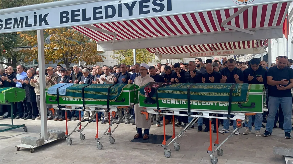 Bursa’da evlerinde ölü bulunan çiftle ilgili gözaltına alınan şüpheli tutuklandı (GÜNCELLEME) Bursa’da evlerinde ölü bulunan çiftle ilgili gözaltına alınan şüpheli tutuklandı (GÜNCELLEME)