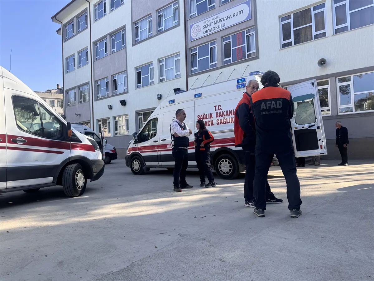 Bursa’da koku ihbarı üzerine tahliye edilen okulda olumsuzluğa rastlanmadı Bursa’da koku ihbarı üzerine tahliye edilen okulda olumsuzluğa rastlanmadı