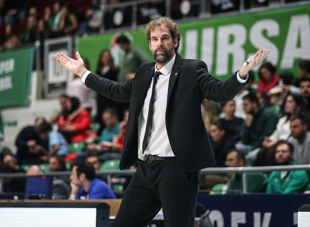 Bursaspor Basketbol - Bahçeşehir Koleji Bursaspor Basketbol - Bahçeşehir Koleji