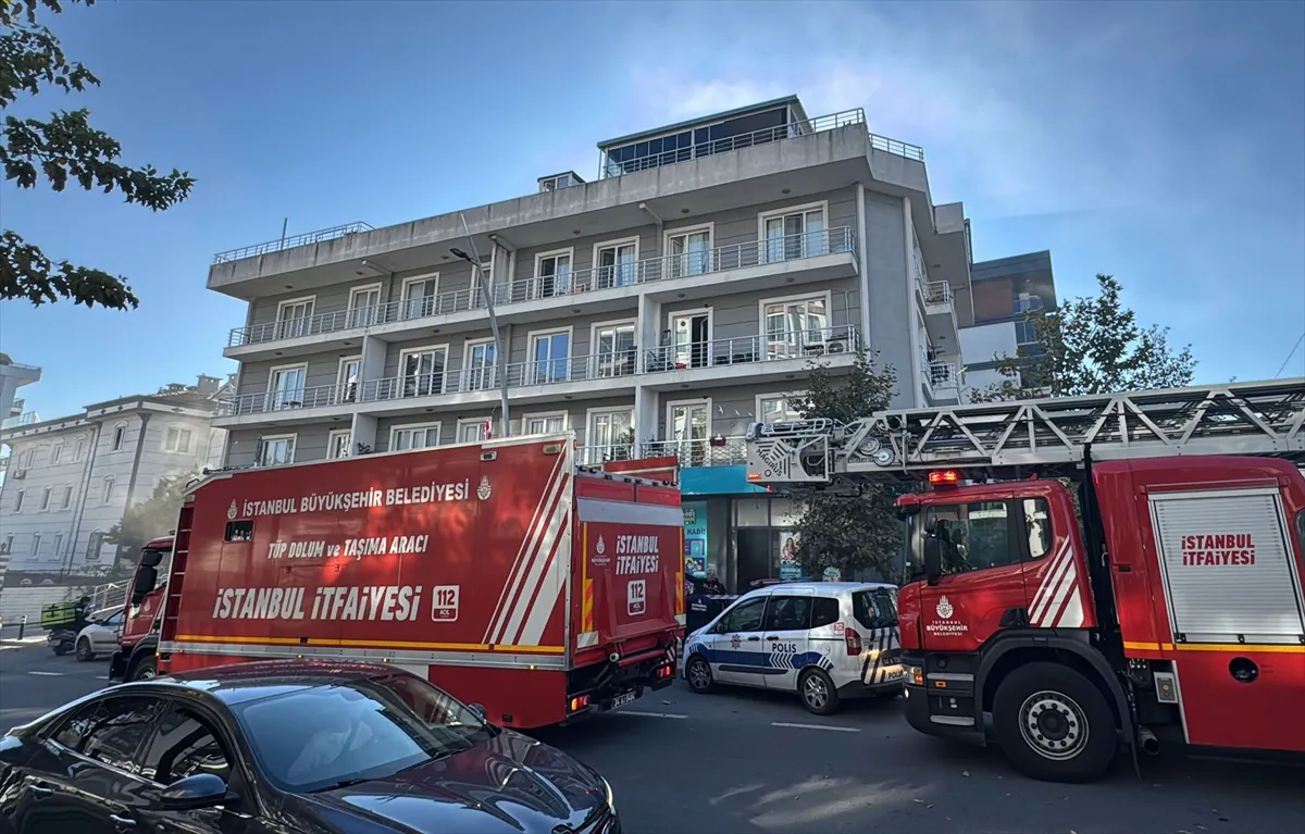 Büyükçekmece’de market deposunda çıkan yangın söndürüldü