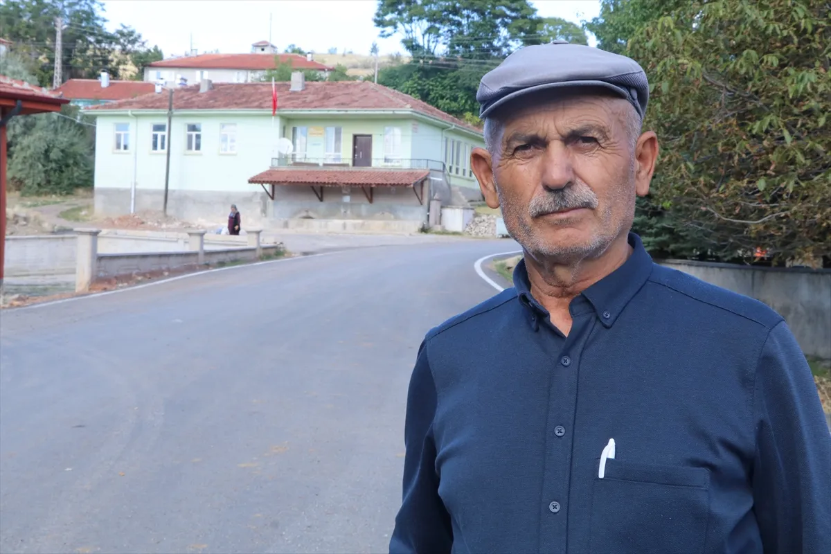 Çankırı’da kendi asfaltını üreten İl Özel İdaresi köy yollarındaki konforu artırıyor Çankırı’da kendi asfaltını üreten İl Özel İdaresi köy yollarındaki konforu artırıyor