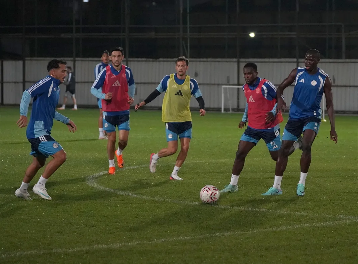 Çaykur Rizespor, Trabzonspor derbisine hazırlanıyor