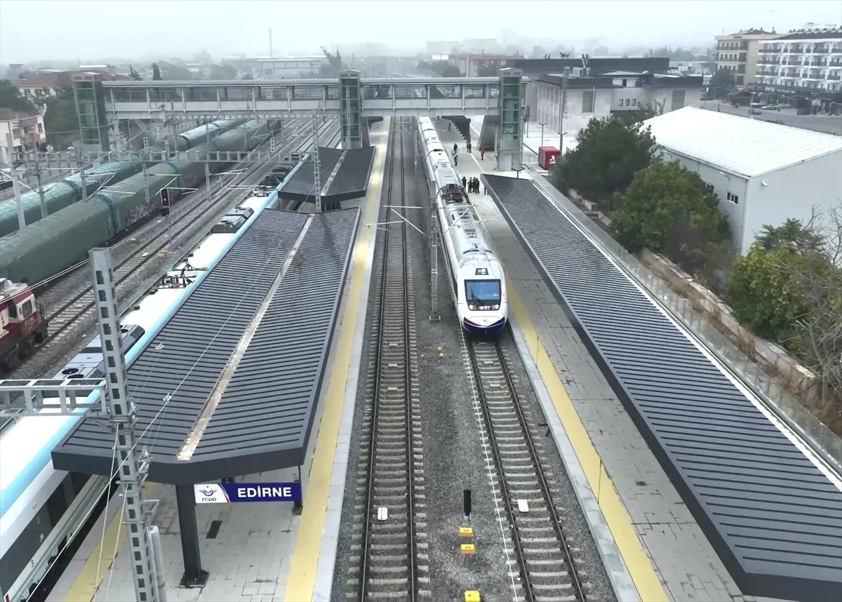 Çerkezköy-Kapıkule Hızlı Tren Hattı’nda ilk yolculuk heyecanı yaşandı