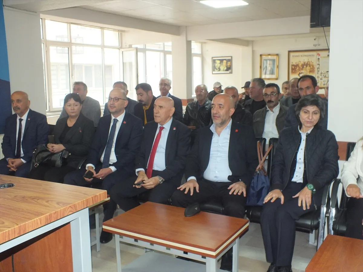 CHP Genel Başkan Yardımcısı Kaya, Sivas’ta partililerle bir araya geldi CHP Genel Başkan Yardımcısı Kaya, Sivas’ta partililerle bir araya geldi