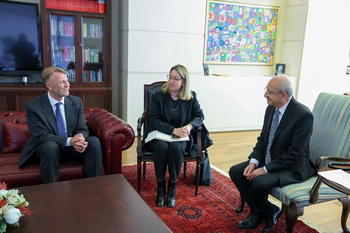 CHP Genel Başkanı Kılıçdaroğlu, AB Türkiye Delegasyonu Başkanı Büyükelçi Orav’ı kabul etti CHP Genel Başkanı Kılıçdaroğlu, AB Türkiye Delegasyonu Başkanı Büyükelçi Orav’ı kabul etti