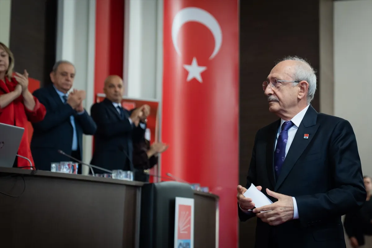CHP Genel Başkanı Kılıçdaroğlu, Milli Bilinç Güçlü Türkiye-Hakkını Alan Emekçi programında konuştu CHP Genel Başkanı Kılıçdaroğlu, Milli Bilinç Güçlü Türkiye-Hakkını Alan Emekçi programında konuştu