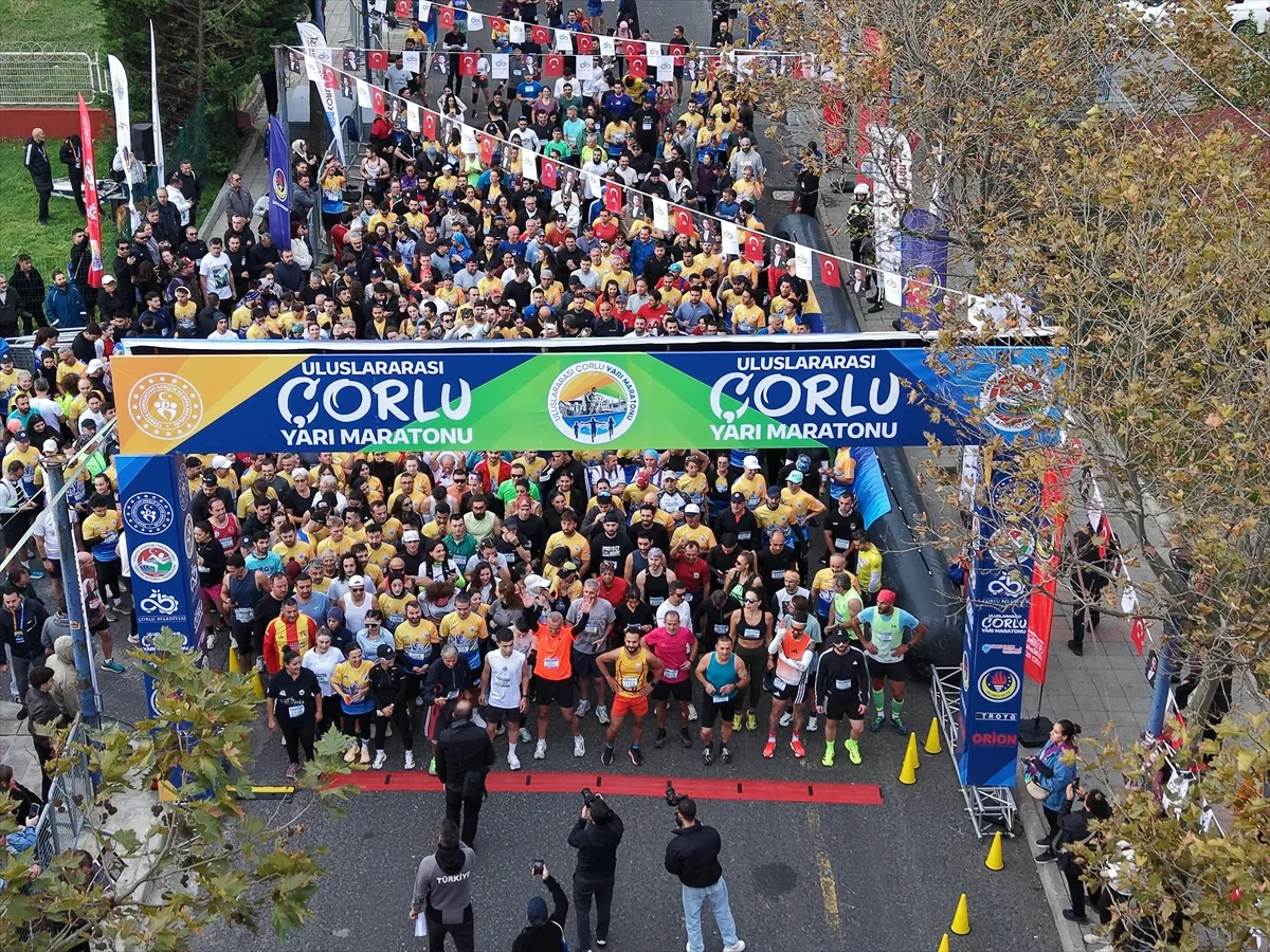 Çorlu’da Uluslararası Yarı Maratonu Koşuldu Çorlu’da Uluslararası Yarı Maratonu Koşuldu