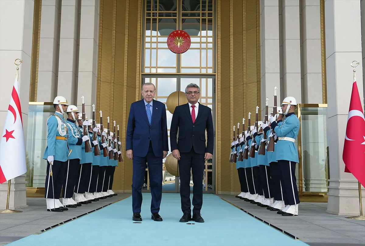 Erdoğan, KKTC Cumhurbaşkanı Erhürman ile bir araya geldi Erdoğan, KKTC Cumhurbaşkanı Erhürman ile bir araya geldi