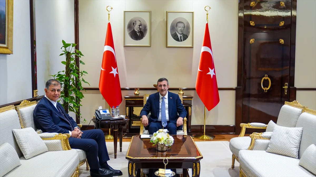 Cumhurbaşkanı Yardımcısı Yılmaz, Başkan Tugay’ı kabul etti Cumhurbaşkanı Yardımcısı Yılmaz, Başkan Tugay’ı kabul etti