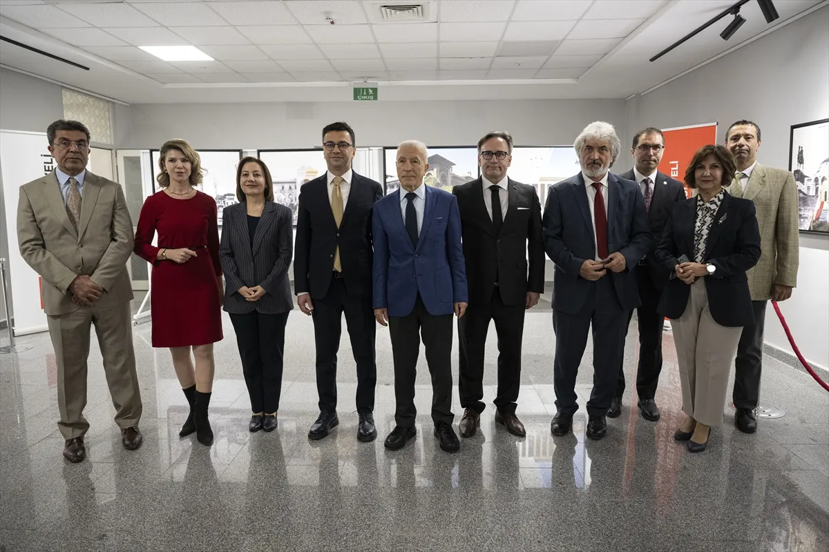 Cumhuriyetin ilk yıllarının fotoğraflarından oluşan Geçmişin Mirası, Geleceğin Işığı sergisi açıldı Cumhuriyetin ilk yıllarının fotoğraflarından oluşan Geçmişin Mirası, Geleceğin Işığı sergisi açıldı