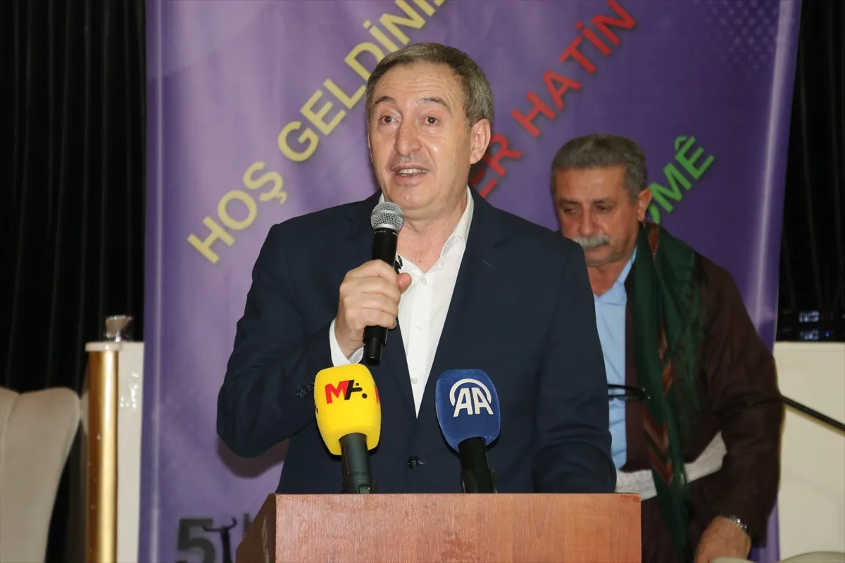 DEM Parti Eş Genel Başkanı Bakırhan, partisinin Bursa İl Kongresi’ne katıldı DEM Parti Eş Genel Başkanı Bakırhan, partisinin Bursa İl Kongresi’ne katıldı