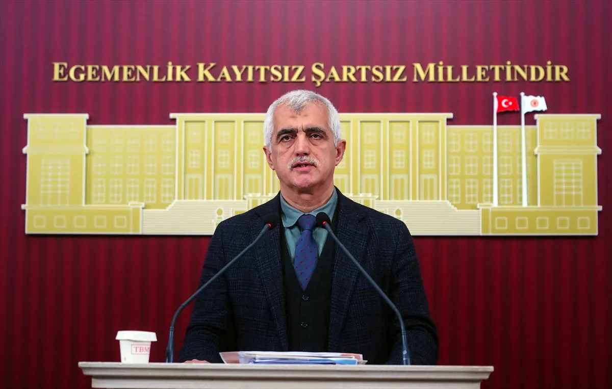 DEM Parti vekillerinden Meclis’te ayrı basın toplantıları DEM Parti vekillerinden Meclis’te ayrı basın toplantıları
