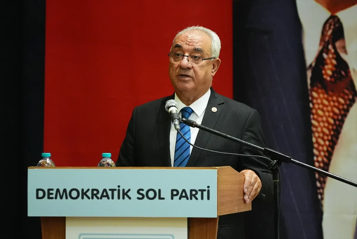 DSP Genel Başkanı Aksakal, İstanbul’da partisinin il kongresinde konuştu DSP Genel Başkanı Aksakal, İstanbul’da partisinin il kongresinde konuştu