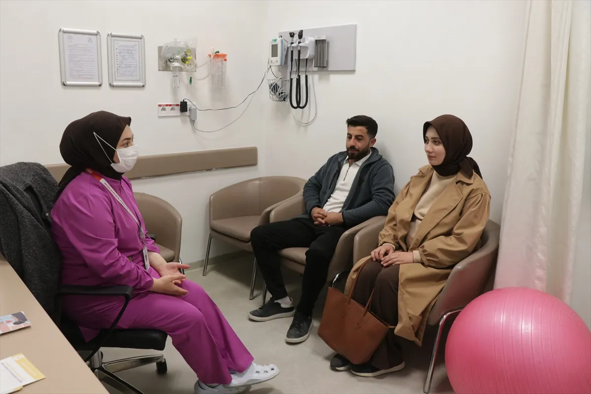 Ebe desteğiyle doğum korkusunu yenip normal doğuma hazırlanıyorlar Ebe desteğiyle doğum korkusunu yenip normal doğuma hazırlanıyorlar