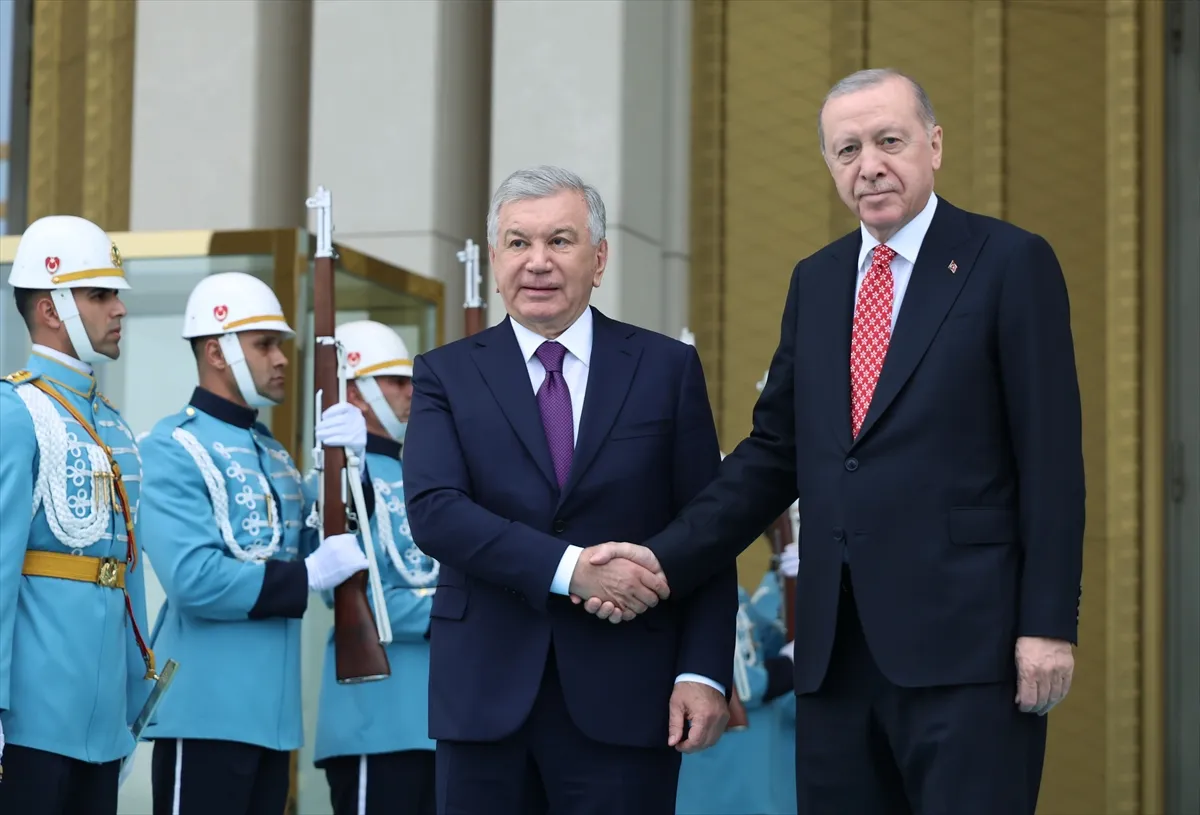Erdoğan ile Özbekistan Cumhurbaşkanı Mirziyoyev bir araya geldi Erdoğan ile Özbekistan Cumhurbaşkanı Mirziyoyev bir araya geldi