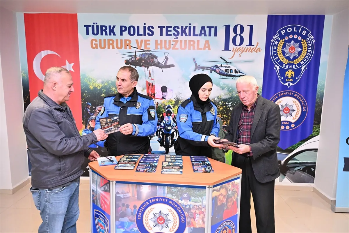 Eskişehir’de 165 muhtar ve azasına dolandırıcılık yöntemlerine karşı bilgilendirme Eskişehir’de 165 muhtar ve azasına dolandırıcılık yöntemlerine karşı bilgilendirme