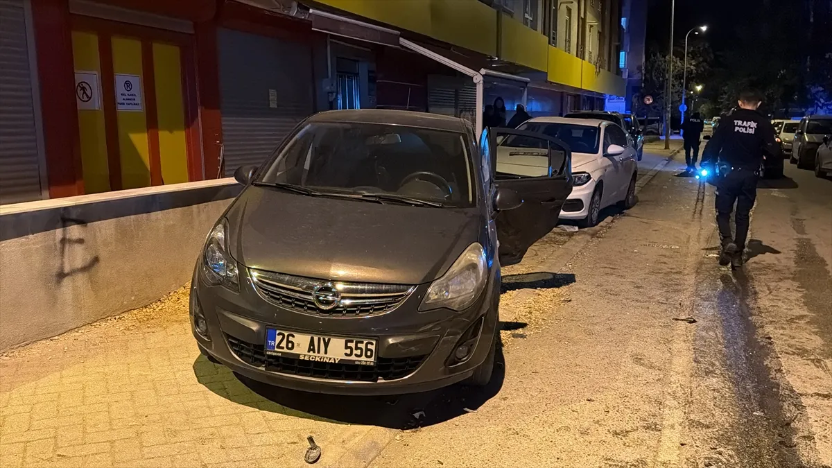 Eskişehir’de 2 otomobilin çarpıştığı kazada 7 kişi yaralandı Eskişehir’de 2 otomobilin çarpıştığı kazada 7 kişi yaralandı