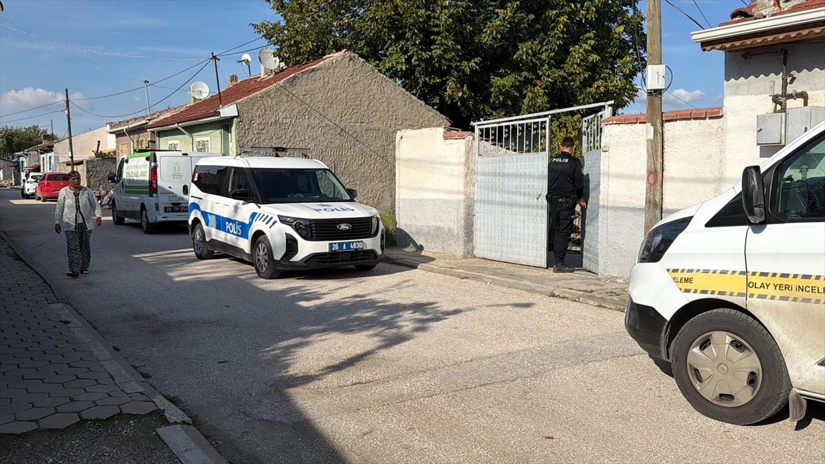 Eskişehir’de 40 yaşındaki kişi arkadaşının evinde ölü bulundu