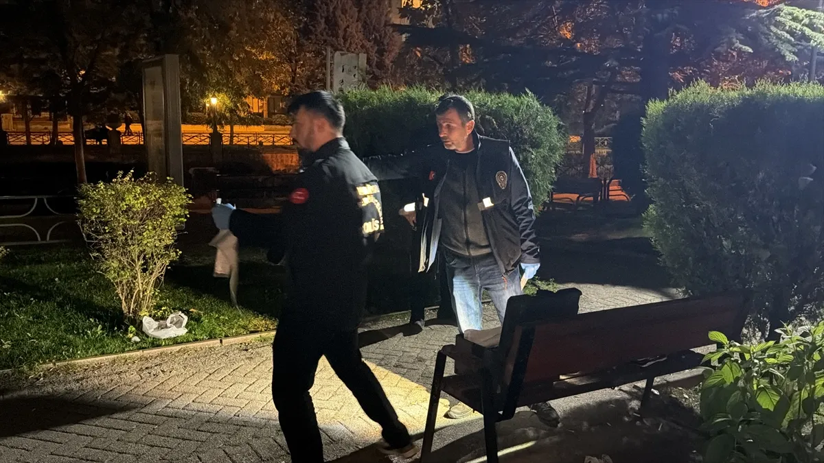 Eskişehir’de çıkan bıçaklı kavgada 1 kişi ağır yaralandı Eskişehir’de çıkan bıçaklı kavgada 1 kişi ağır yaralandı