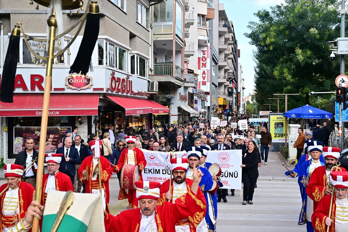 Eskişehir’de Dünya Yaşlılar Günü dolayısıyla farkındalık yürüyüşü düzenlendi