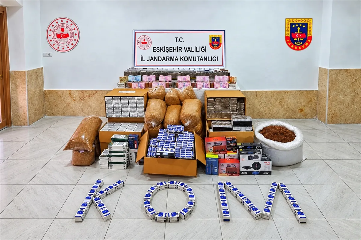 Eskişehir’de kaçak tütün operasyonunda 3 kişi yakalandı Eskişehir’de kaçak tütün operasyonunda 3 kişi yakalandı