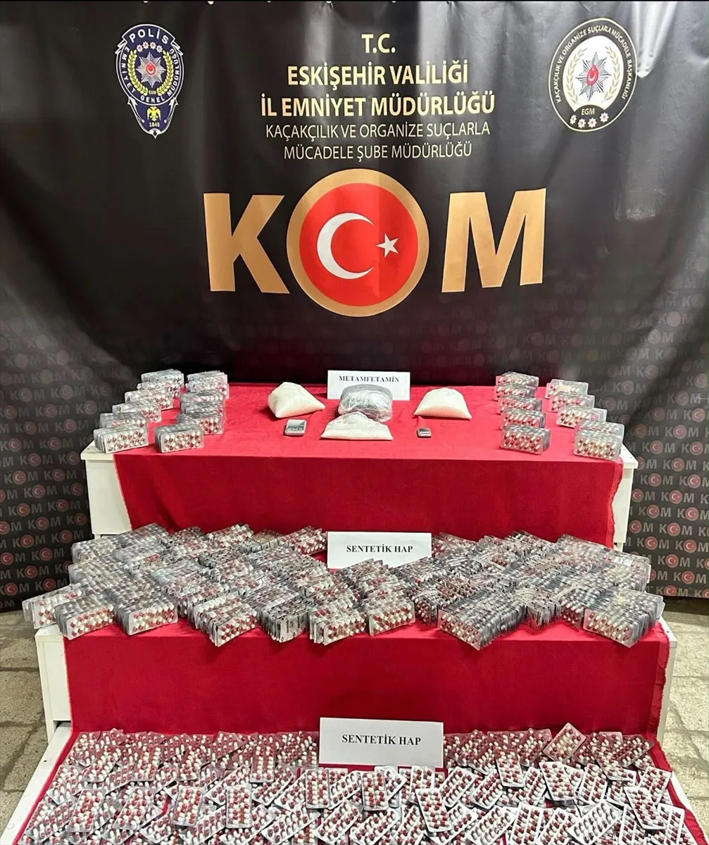 Eskişehir’de kaçakçılık ve uyuşturucu operasyonu: 1 gözaltı Eskişehir’de kaçakçılık ve uyuşturucu operasyonu: 1 gözaltı