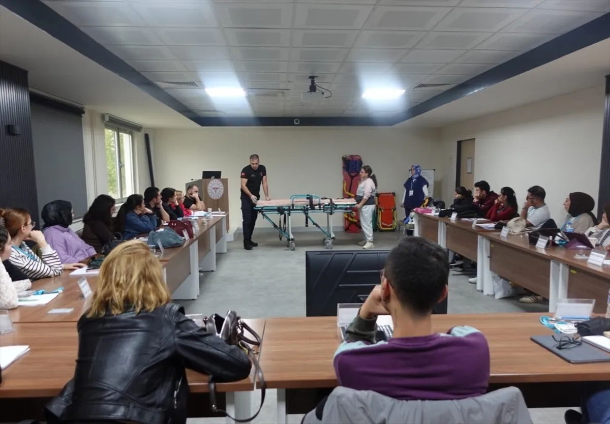 Eskişehir’de sağlık personeline temel modül eğitimi verildi Eskişehir’de sağlık personeline temel modül eğitimi verildi