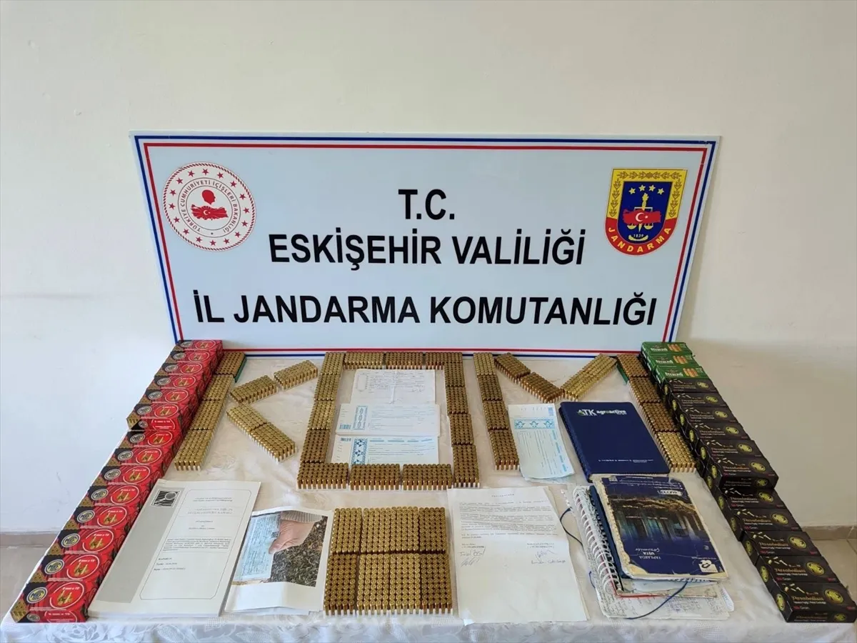 Eskişehir’de tefecilik operasyonunda 4 kişi gözaltına alındı Eskişehir’de tefecilik operasyonunda 4 kişi gözaltına alındı