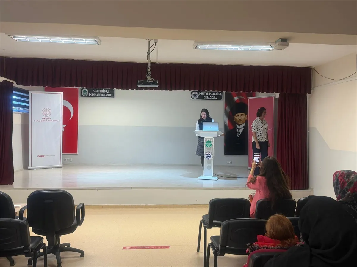 Eskişehir’de velilere çocukların benlik saygısını destekleme semineri verildi