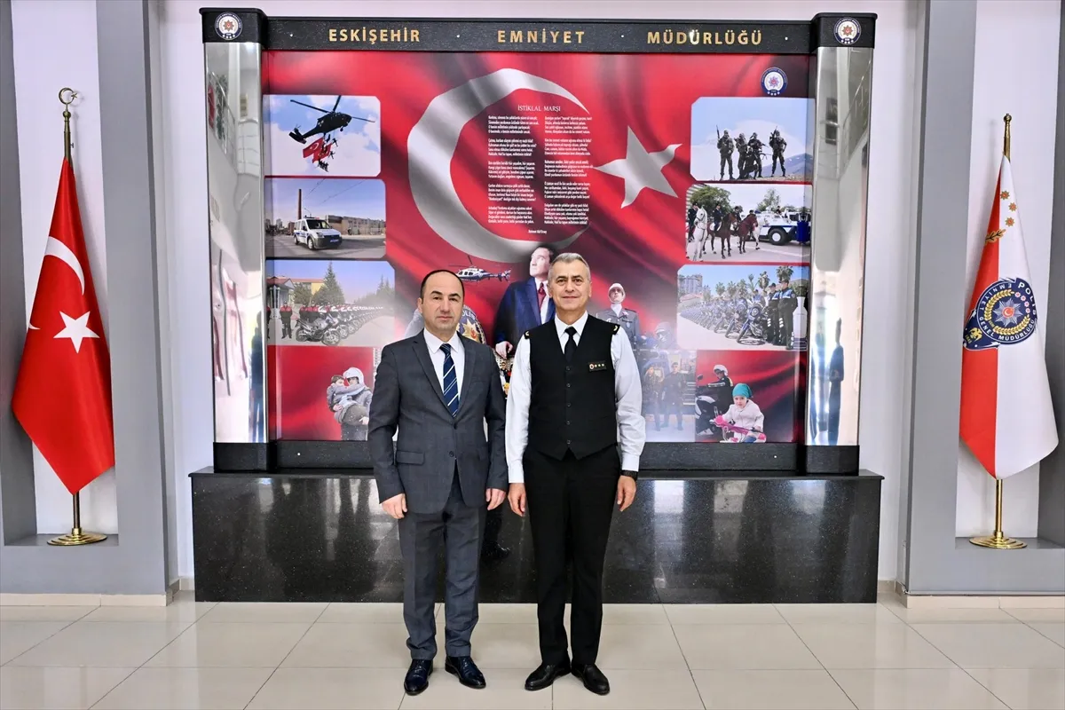 Eskişehir İl Jandarma Komutanı Ergün’den İl Emniyet Müdürü Yılmaz’a ziyaret Eskişehir İl Jandarma Komutanı Ergün’den İl Emniyet Müdürü Yılmaz’a ziyaret
