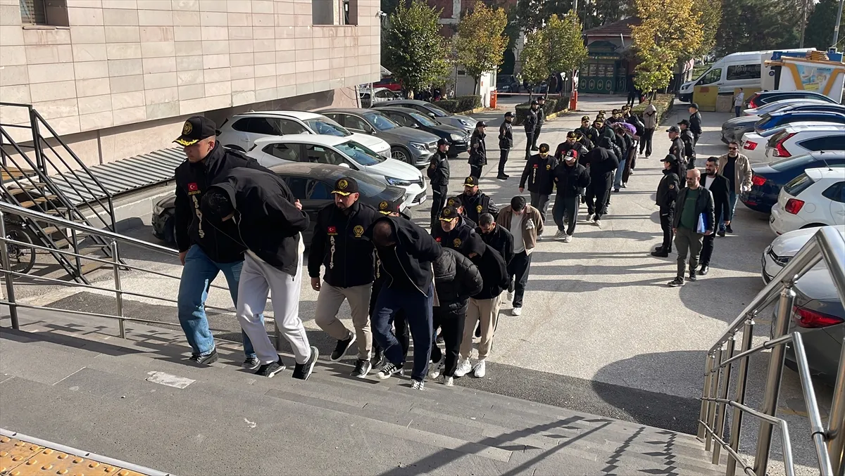 Eskişehir merkezli fuhuş operasyonunda 18 tutuklama Eskişehir merkezli fuhuş operasyonunda 18 tutuklama