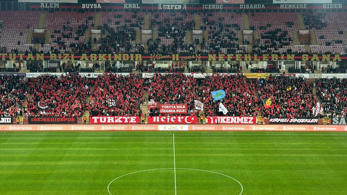 Eskişehirspor taraftarından Cumhuriyet Bayramı kutlaması