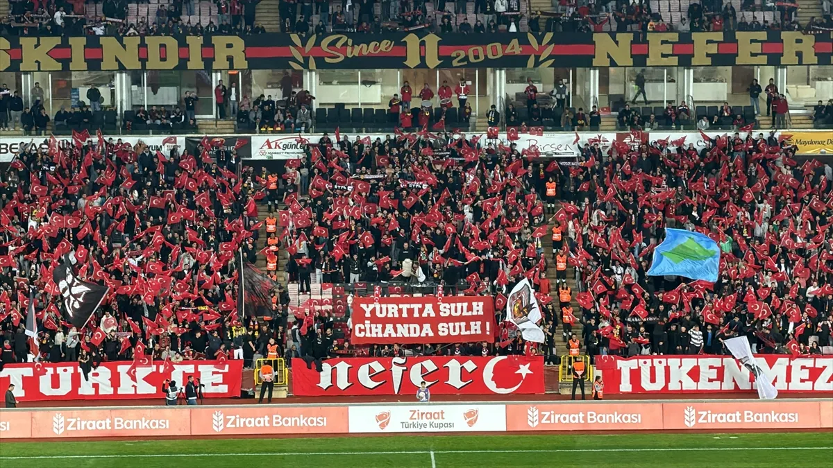 Eskişehirspor taraftarından Cumhuriyet Bayramı kutlaması