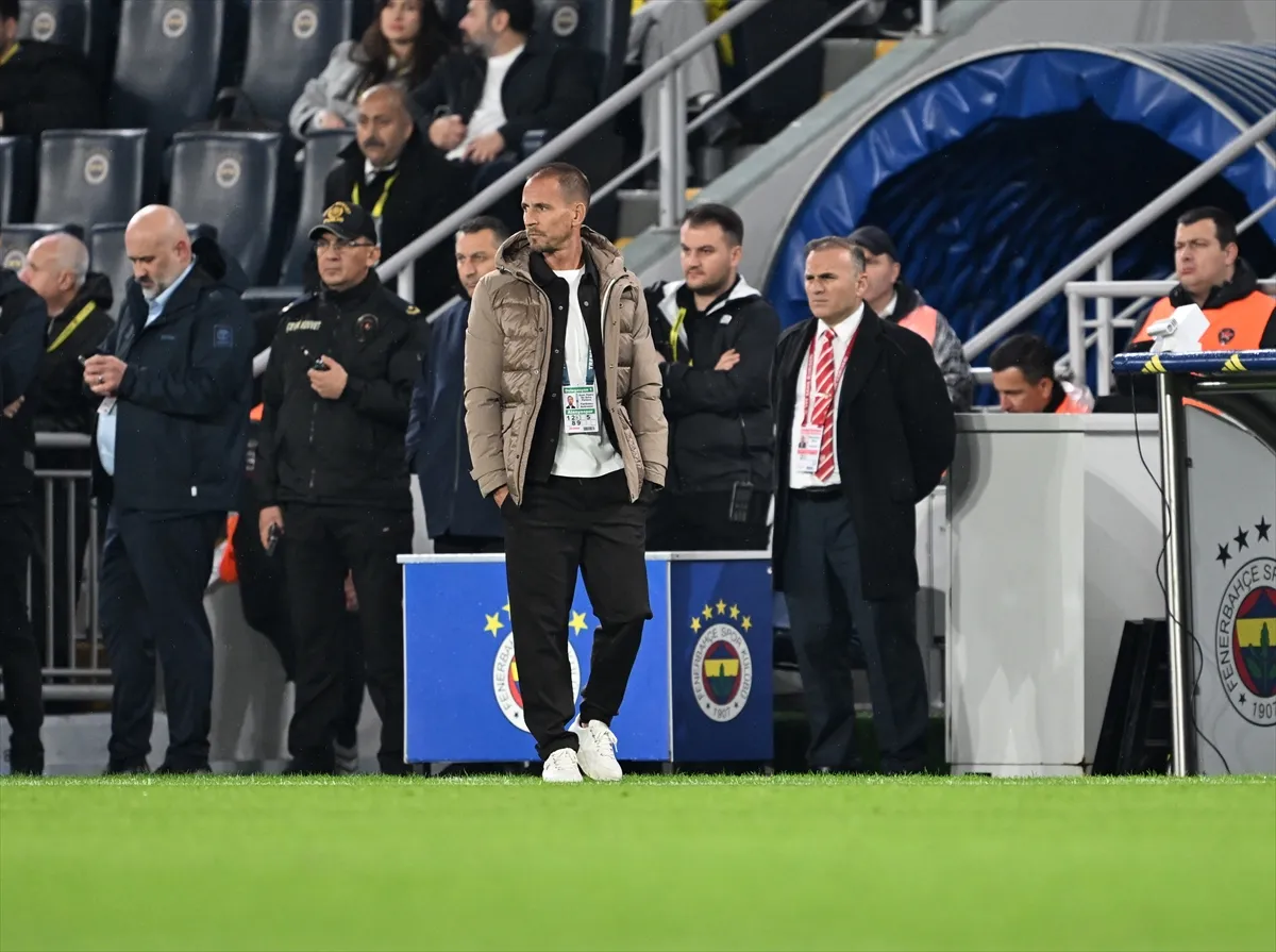 Fenerbahçe ile Corendon Alanyaspor Chobani Stadı’nda karşılaştı 2. kare