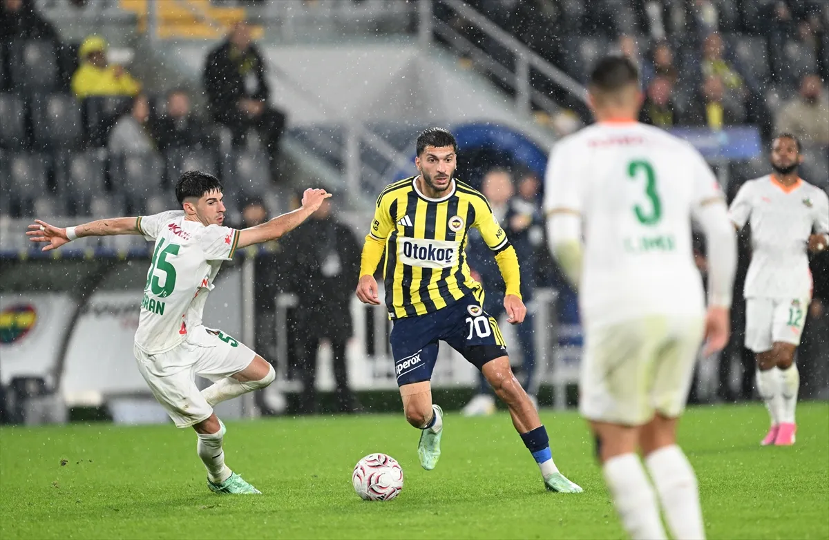 Fenerbahçe ile Corendon Alanyaspor Chobani Stadı’nda karşılaştı 2. kare