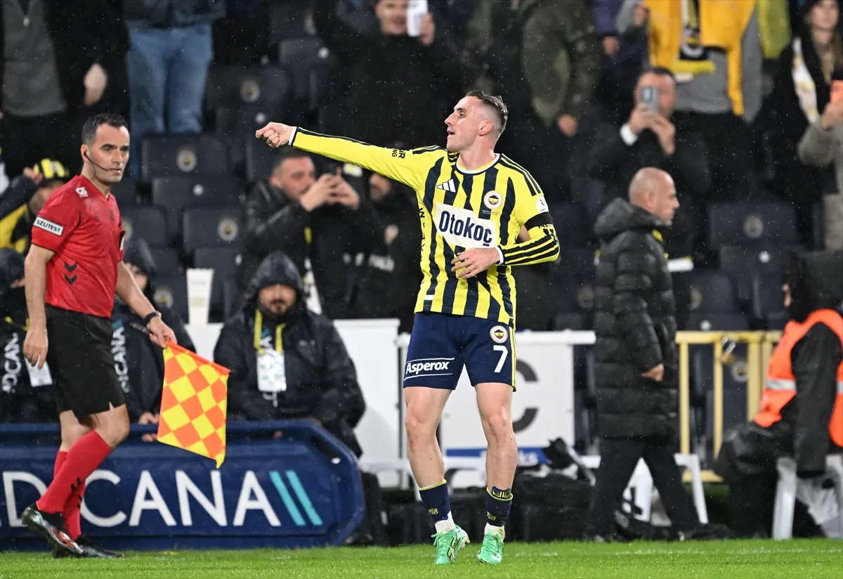 Fenerbahçe ile Corendon Alanyaspor Chobani Stadı’nda karşılaştı 5. kare