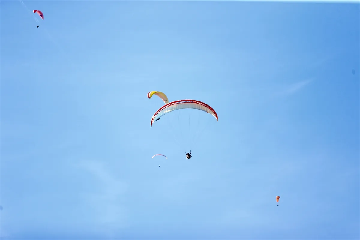 Fethiye’de 26. Uluslararası Ölüdeniz Hava Oyunları Festivali başladı 6. kare
