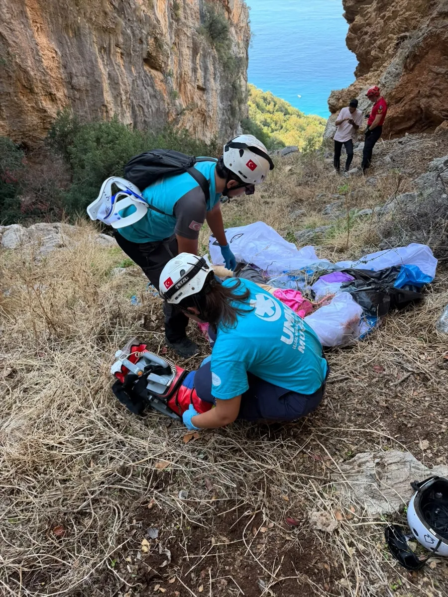 Fethiye’de kayalık alana düşen Rus yamaç paraşütü pilotu öldü Fethiye’de kayalık alana düşen Rus yamaç paraşütü pilotu öldü