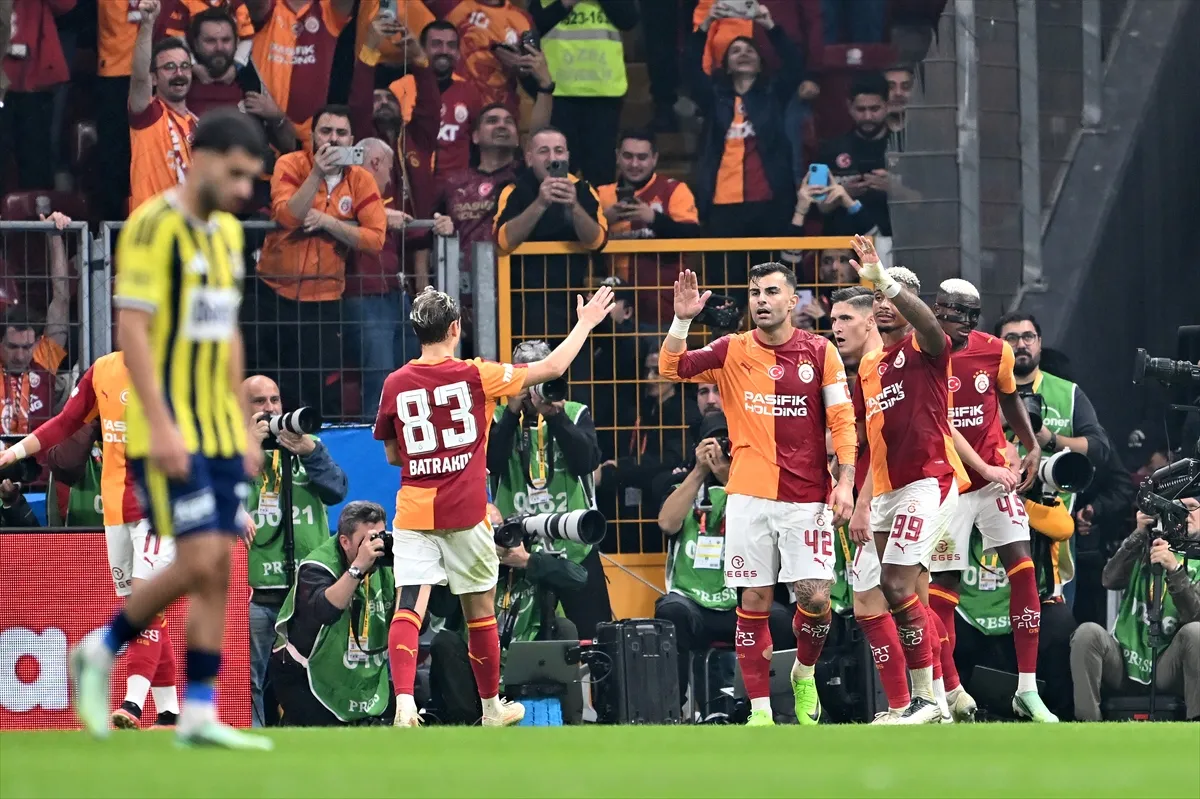 Galatasaray - Fenerbahçe Galatasaray - Fenerbahçe