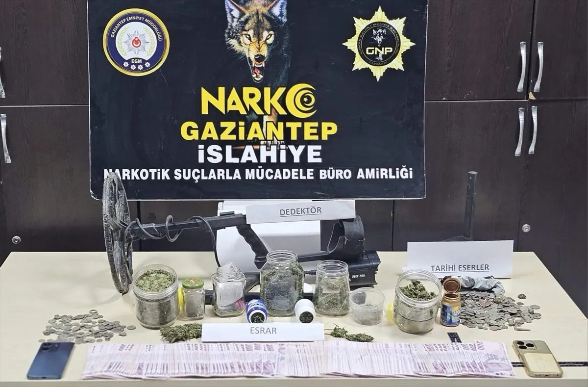 Gaziantep’te operasyonda 495 sikke, 260 gram uyuşturucu bulundu Gaziantep’te operasyonda 495 sikke, 260 gram uyuşturucu bulundu