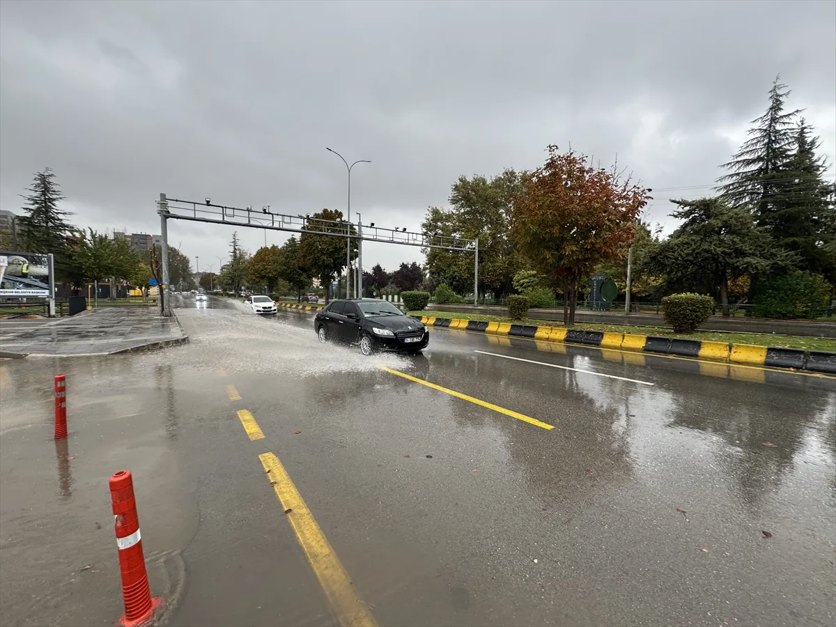 Gaziantep’te sağanak yaşamı olumsuz etkiledi