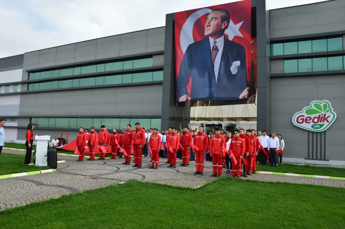 Gedik Piliç’te 29 Ekim coşkusu fabrikada yaşandı Gedik Piliç’te 29 Ekim coşkusu fabrikada yaşandı