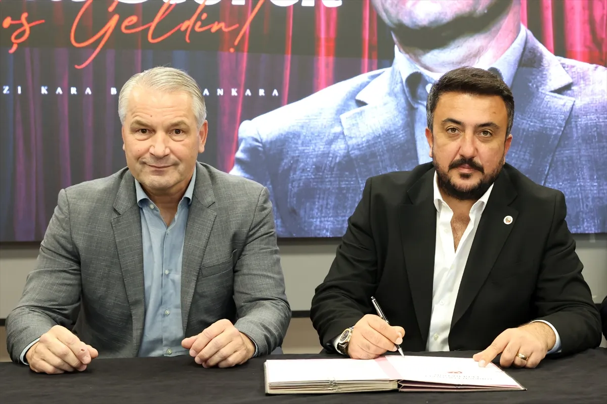Gençlerbirliği, Alman teknik direktör Bernd Storck ile anlaştı