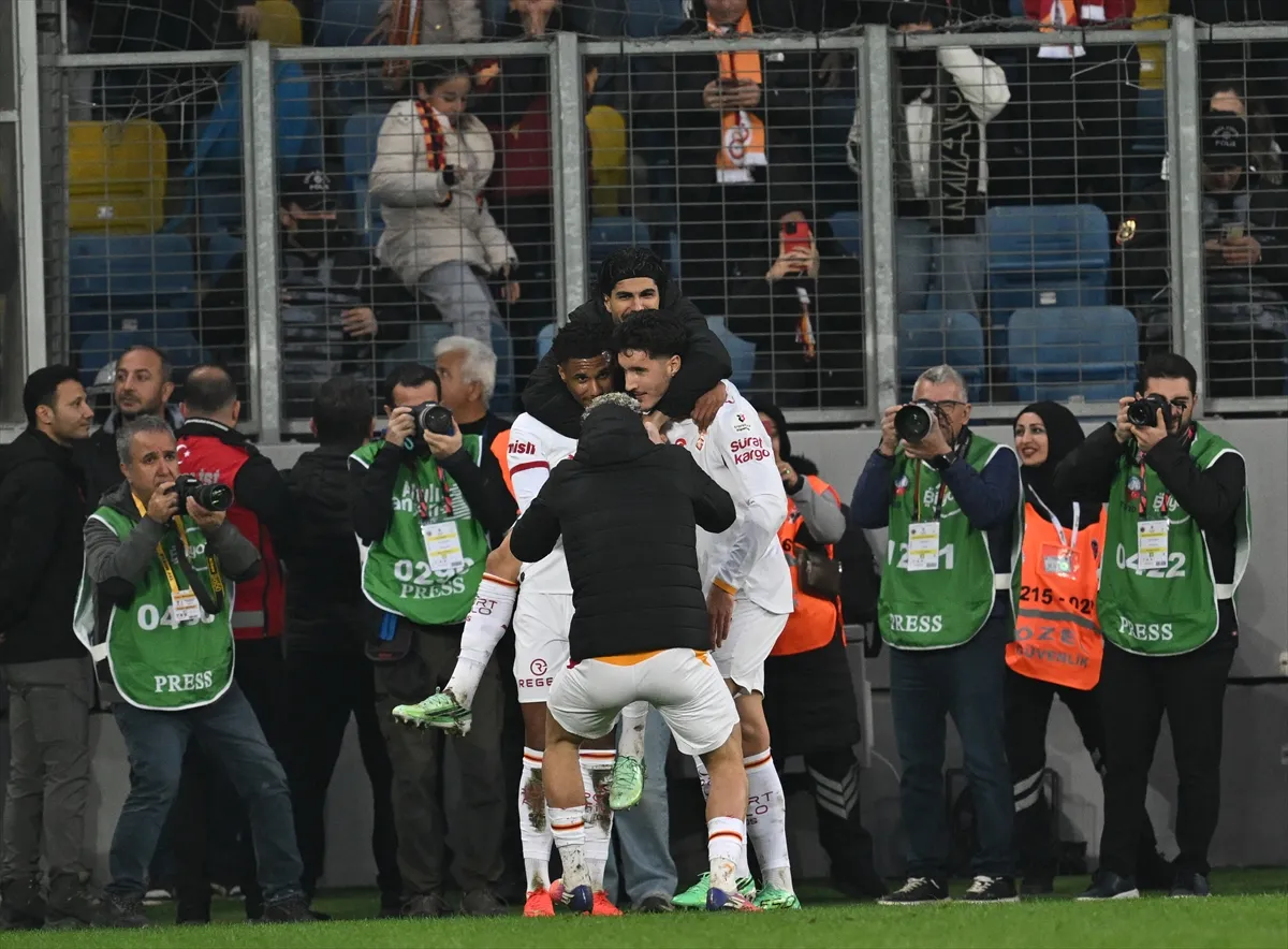 Gençlerbirliği - Galatasaray Eryaman’da Oynandı Gençlerbirliği - Galatasaray Eryaman’da Oynandı