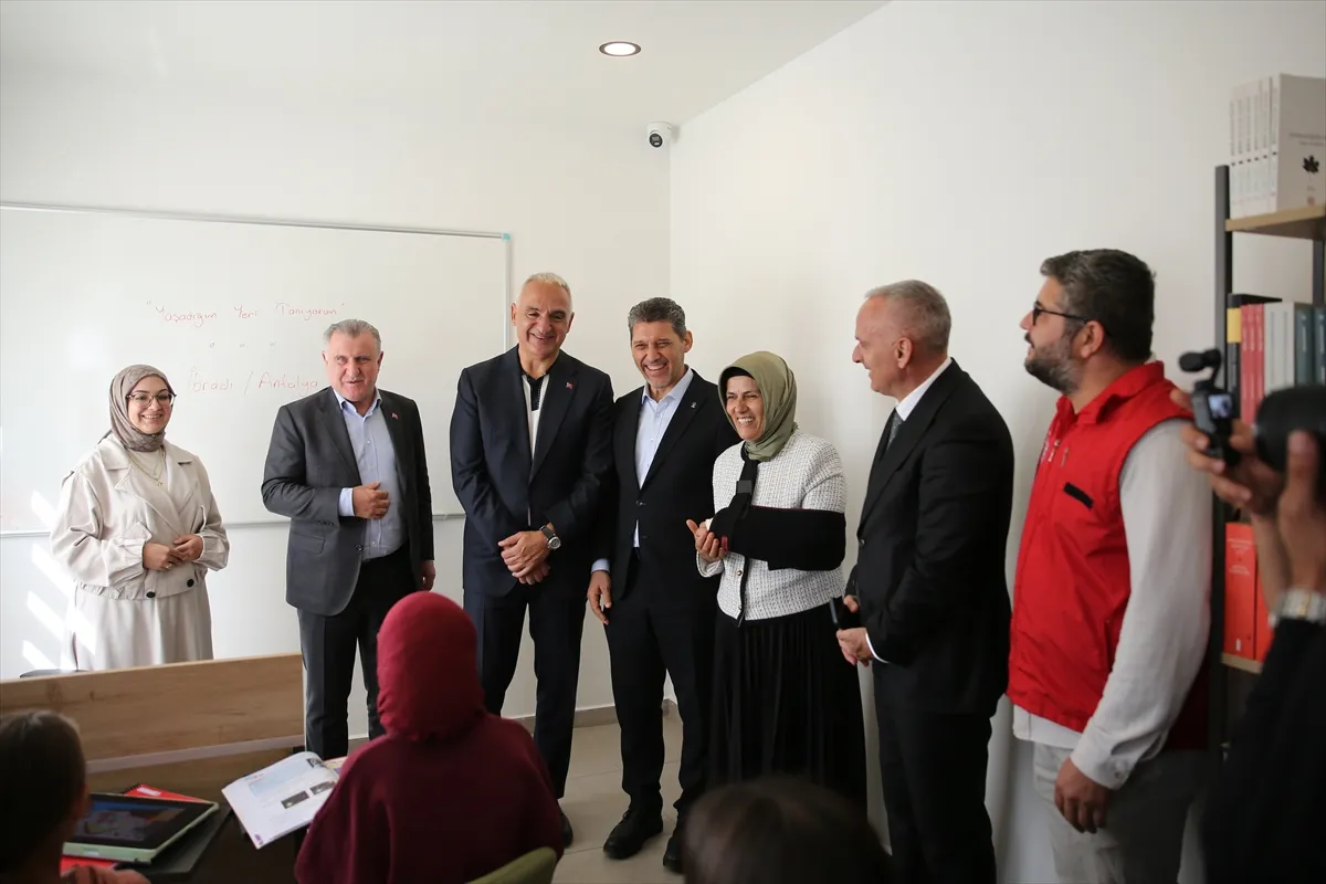 Bak ve Ersoy, İbradı’da iki merkezin açılışına katıldı 5. kare