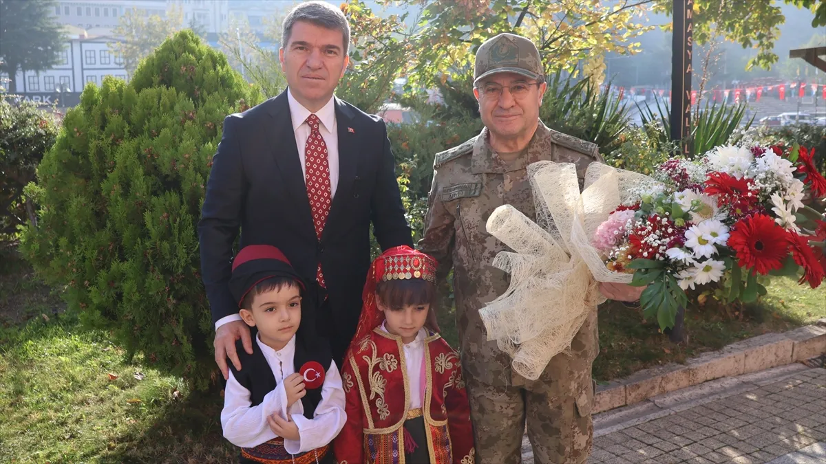 Genelkurmay Başkanı Orgeneral Bayraktaroğlu, Amasya Valiliğini ziyaret etti Genelkurmay Başkanı Orgeneral Bayraktaroğlu, Amasya Valiliğini ziyaret etti
